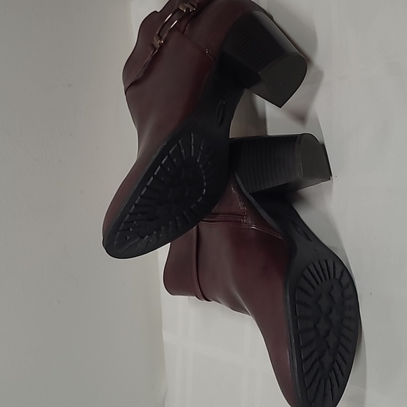 Cloud Walkers Women's Ankle Boot - Picture 7 of 12